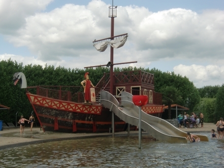 Kevelaer : Am Scheidweg, Irrland die Bauernhof-Erlebnisoase, Römerschiff mit Wasserrutsche, Bereich Irrland-Süd